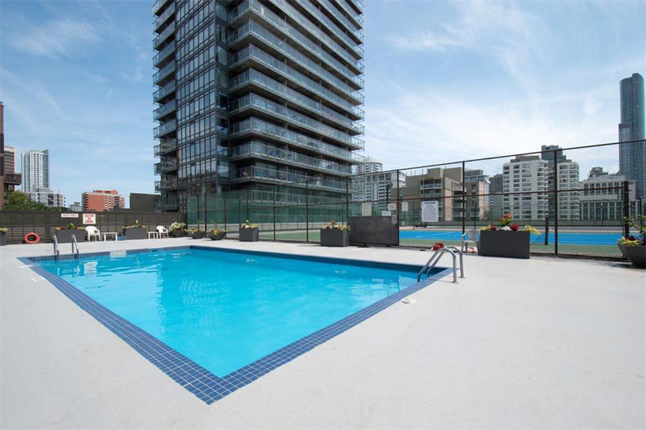 Yonge And Wellesley Apartments Τορόντο Εξωτερικό φωτογραφία